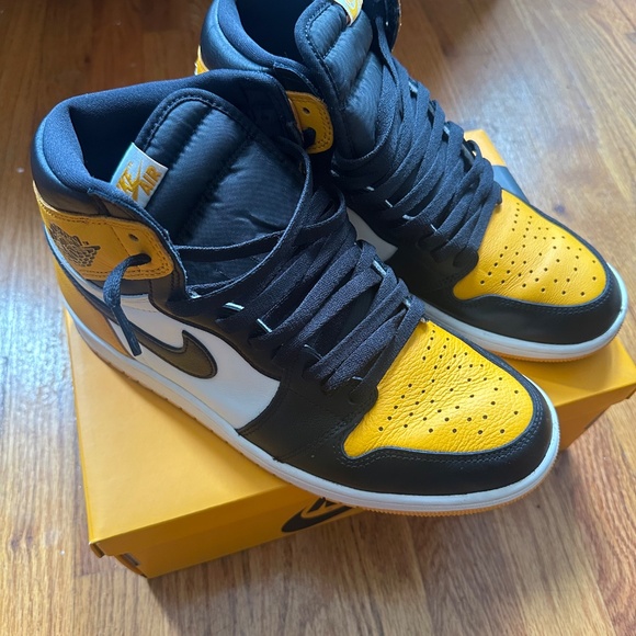 Jordan 1 Retro High OG Taxi - Picture 4 of 6